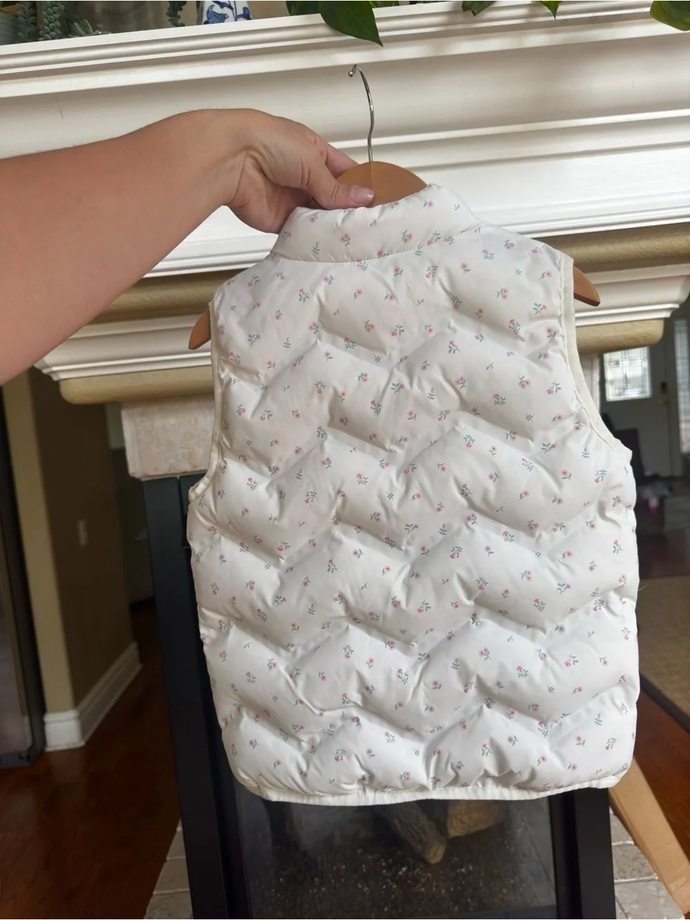 Cat & Jack Cream Quilted Vest Floral Print‎ Full Zip Toddler Outerwear Layering